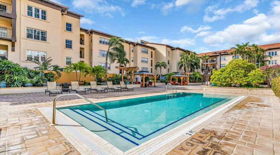 St Petersburg, Florida 33701, 2 Bedroom Bedrooms, ,2 Bathroombathrooms,Residential,For Sale,4Th,0,Mfrtb8540432