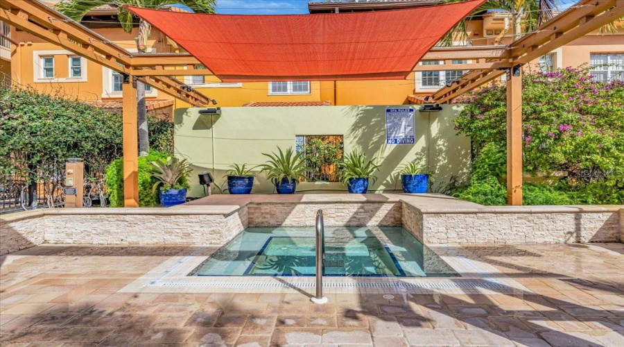 St Petersburg, Florida 33701, 2 Bedroom Bedrooms, ,2 Bathroombathrooms,Residential,For Sale,4Th,0,Mfrtb8540432