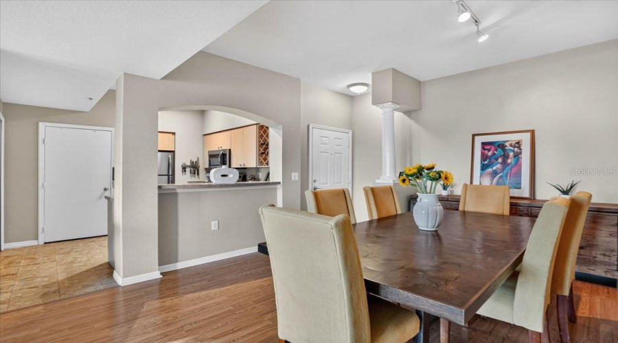 St Petersburg, Florida 33701, 2 Bedroom Bedrooms, ,2 Bathroombathrooms,Residential,For Sale,4Th,0,Mfrtb8540432