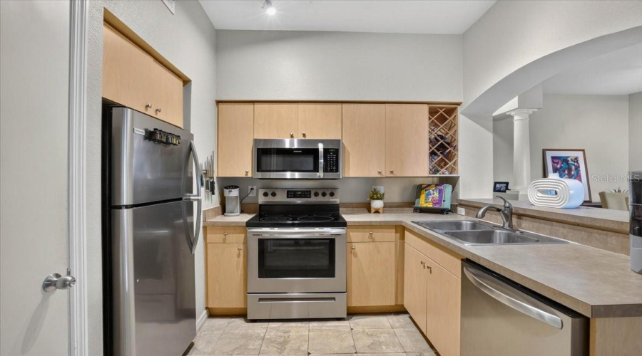 St Petersburg, Florida 33701, 2 Bedroom Bedrooms, ,2 Bathroombathrooms,Residential,For Sale,4Th,0,Mfrtb8540432