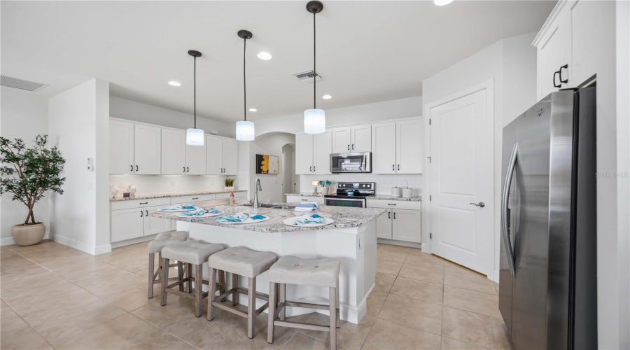 Venice, Florida 34293, 3 Bedroom Bedrooms, ,3 Bathroombathrooms,Residential,For Sale,Waverly,0,Mfrd6148388
