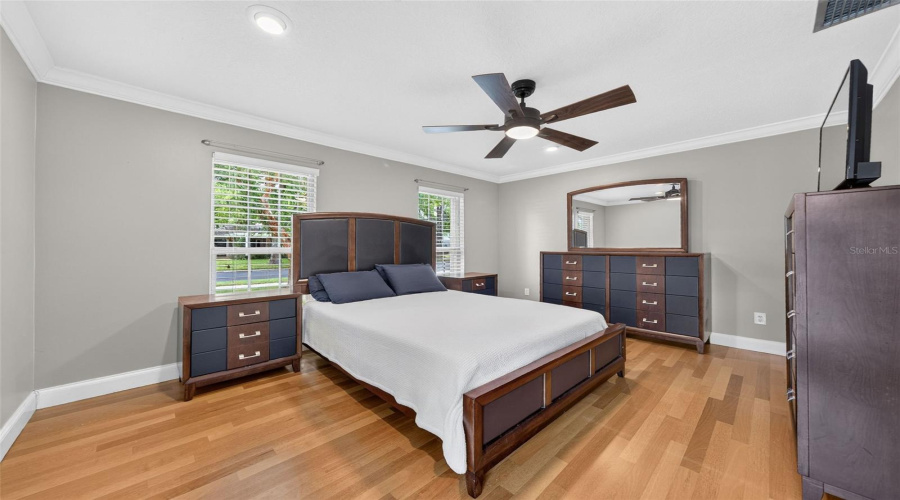 Primary Bedroom14'X12'