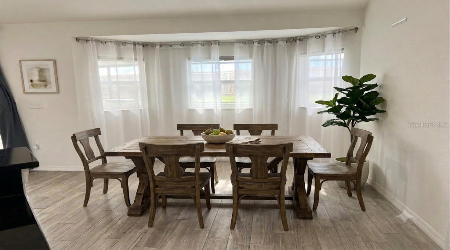 Dinning Room/Virtual Stage