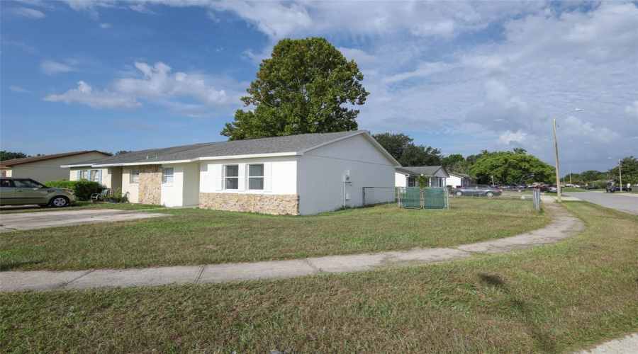 Orlando, Florida 32822, 3 Bedroom Bedrooms, ,1 Bathroombathrooms,Residential,For Sale,Edgefield,0,Mfro6436055