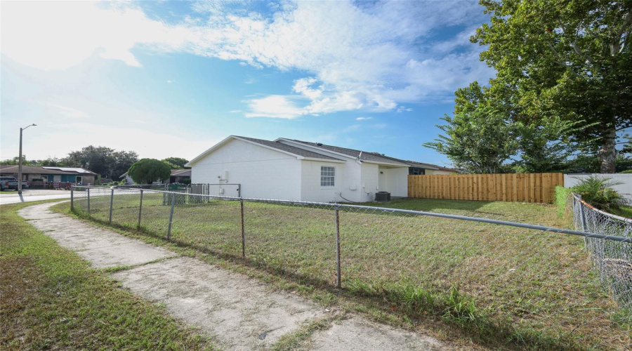 Orlando, Florida 32822, 3 Bedroom Bedrooms, ,1 Bathroombathrooms,Residential,For Sale,Edgefield,0,Mfro6436055