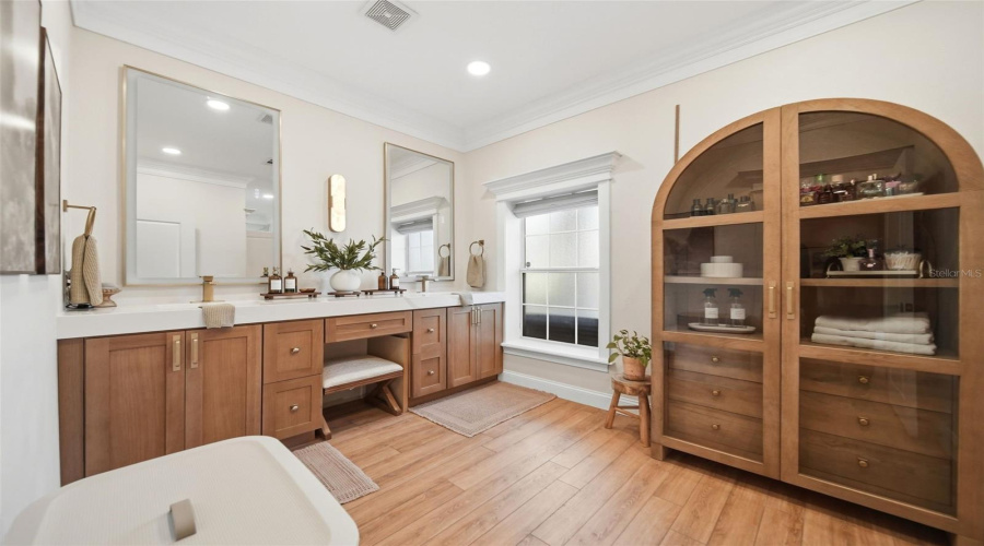 St Cloud, Florida 34772, 4 Bedroom Bedrooms, ,3 Bathroombathrooms,Residential,For Sale,Burberry,0,Mfro6436797