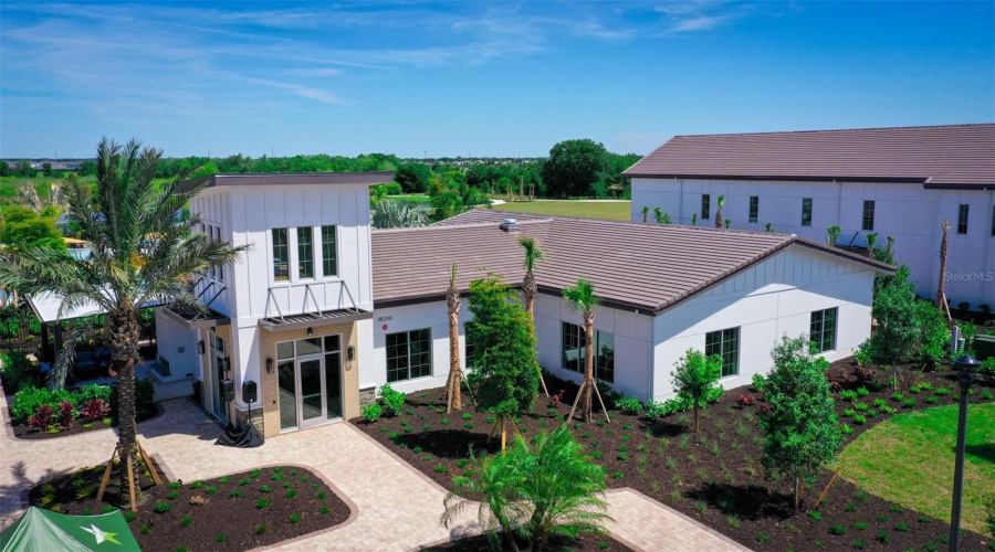 Lakewood Ranch, Florida 34211, 4 Bedroom Bedrooms, ,2 Bathroombathrooms,Residential,For Sale,Beehive,0,Mfra4691374