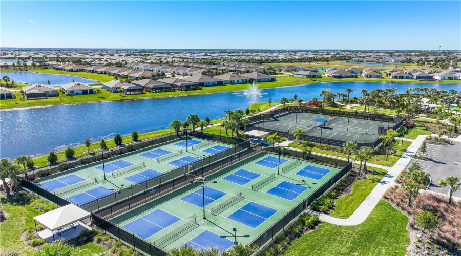 Lakewood Ranch, Florida 34211, 4 Bedroom Bedrooms, ,2 Bathroombathrooms,Residential,For Sale,Beehive,0,Mfra4691374