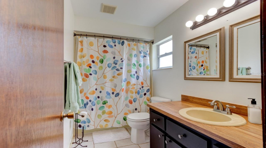 Ormond Beach, Florida 32174, 3 Bedroom Bedrooms, ,2 Bathroombathrooms,Residential,For Sale,Laurel Oaks,0,Mfrfc321016