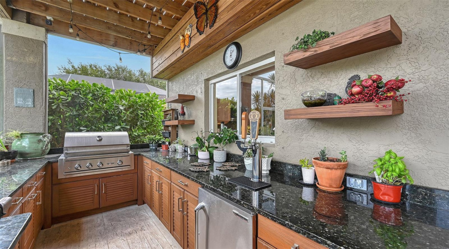 Outdoor Kitchen