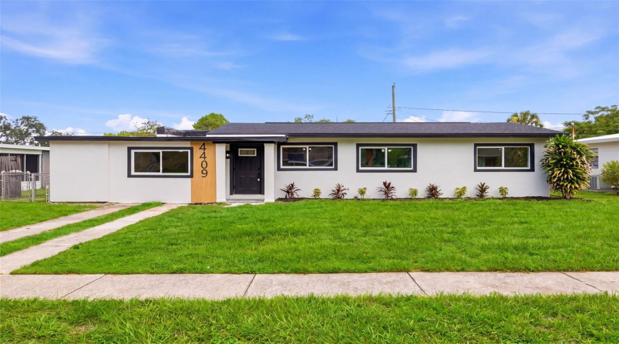 Tampa, Florida 33616, 4 Bedroom Bedrooms, ,2 Bathroombathrooms,Residential,For Sale,Wyoming,0,Mfrtb8531788