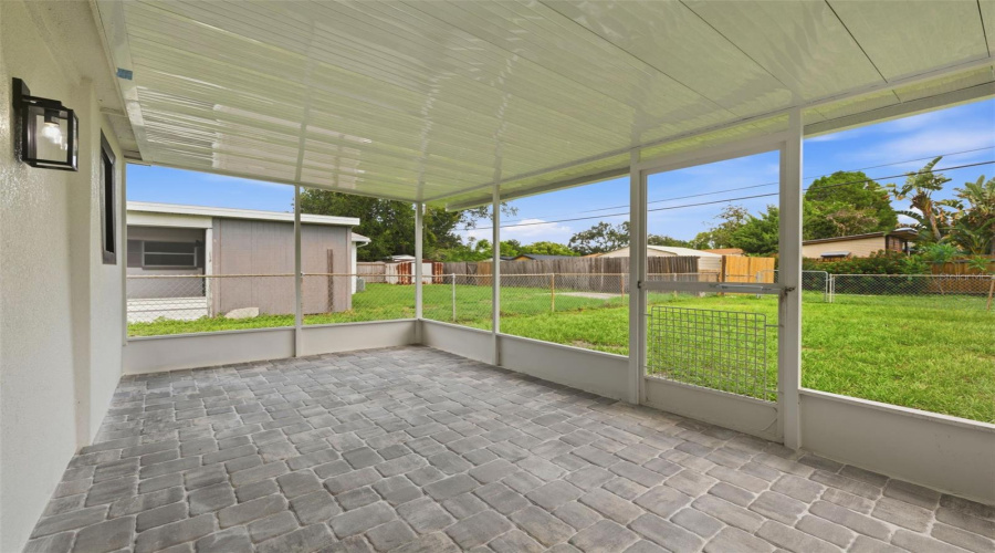 Tampa, Florida 33616, 4 Bedroom Bedrooms, ,2 Bathroombathrooms,Residential,For Sale,Wyoming,0,Mfrtb8531788