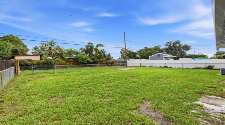 Tampa, Florida 33616, 4 Bedroom Bedrooms, ,2 Bathroombathrooms,Residential,For Sale,Wyoming,0,Mfrtb8531788