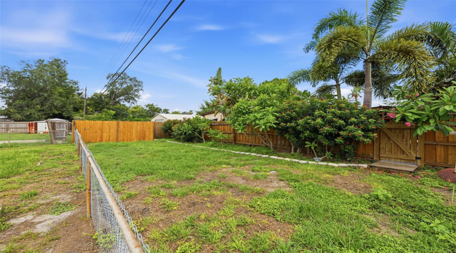 Tampa, Florida 33616, 4 Bedroom Bedrooms, ,2 Bathroombathrooms,Residential,For Sale,Wyoming,0,Mfrtb8531788