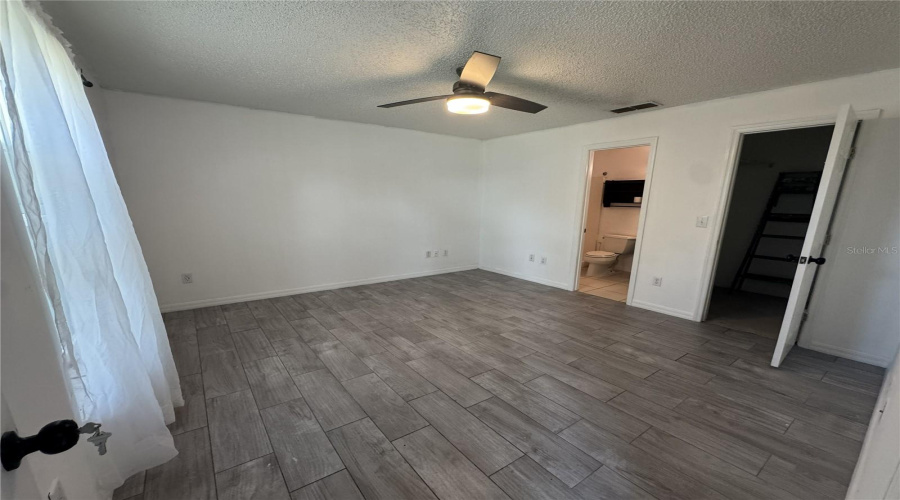 Orange City, Florida 32763, 3 Bedroom Bedrooms, ,2 Bathroombathrooms,Residential,For Sale,Walnut,0,Mfrv4950936