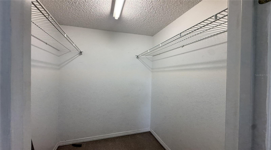 Orange City, Florida 32763, 3 Bedroom Bedrooms, ,2 Bathroombathrooms,Residential,For Sale,Walnut,0,Mfrv4950936