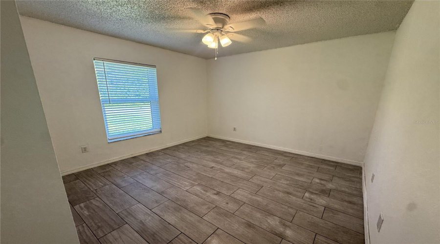 Orange City, Florida 32763, 3 Bedroom Bedrooms, ,2 Bathroombathrooms,Residential,For Sale,Walnut,0,Mfrv4950936