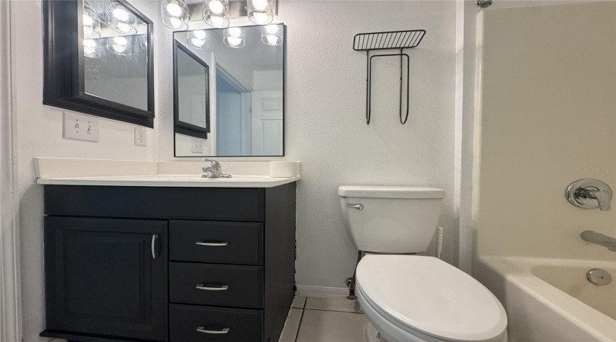 Orange City, Florida 32763, 3 Bedroom Bedrooms, ,2 Bathroombathrooms,Residential,For Sale,Walnut,0,Mfrv4950936