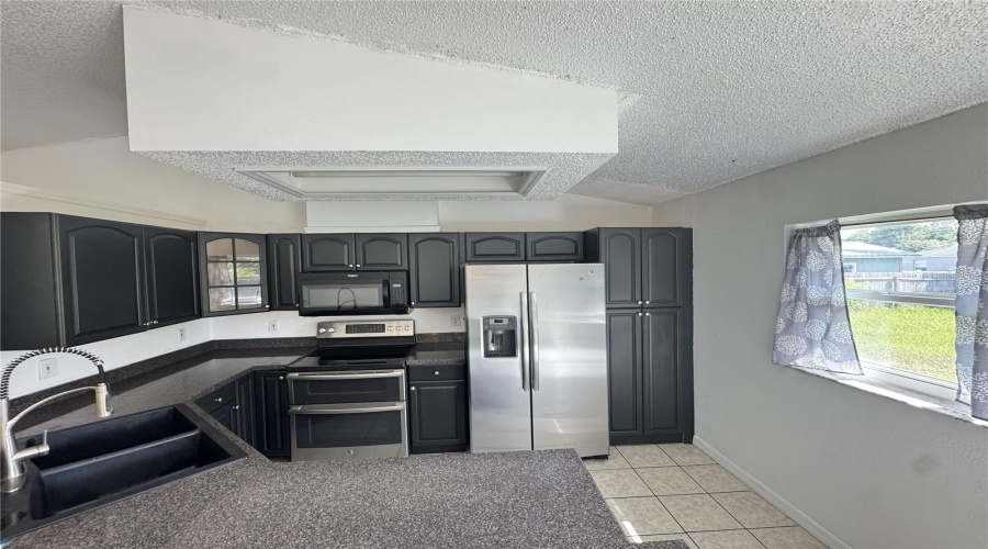 Orange City, Florida 32763, 3 Bedroom Bedrooms, ,2 Bathroombathrooms,Residential,For Sale,Walnut,0,Mfrv4950936
