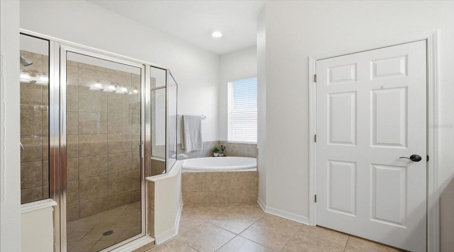 Riverview, Florida 33578, 4 Bedroom Bedrooms, ,3 Bathroombathrooms,Residential,For Sale,Winthrop Lake,0,Mfrtb8499421