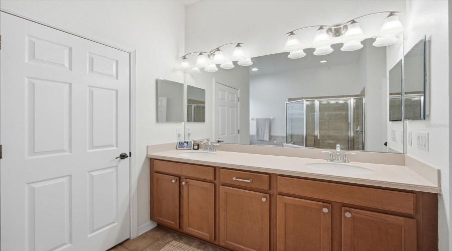 Riverview, Florida 33578, 4 Bedroom Bedrooms, ,3 Bathroombathrooms,Residential,For Sale,Winthrop Lake,0,Mfrtb8499421