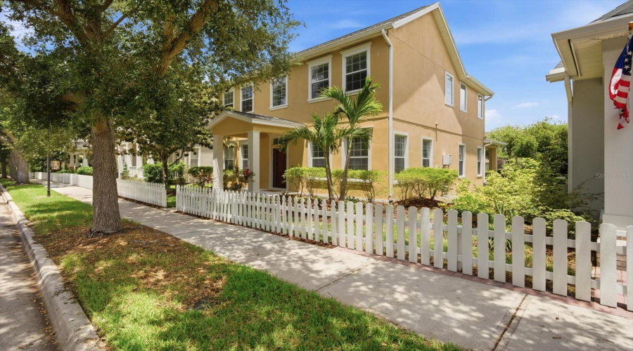 Riverview, Florida 33578, 4 Bedroom Bedrooms, ,3 Bathroombathrooms,Residential,For Sale,Winthrop Lake,0,Mfrtb8499421
