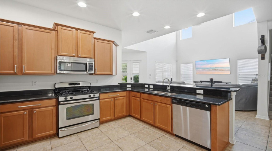 Riverview, Florida 33578, 4 Bedroom Bedrooms, ,3 Bathroombathrooms,Residential,For Sale,Winthrop Lake,0,Mfrtb8499421