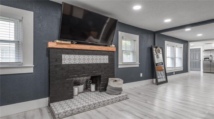 Tampa, Florida 33604, 3 Bedroom Bedrooms, ,2 Bathroombathrooms,Residential,For Sale,Hamilton,0,Mfrtb8526745