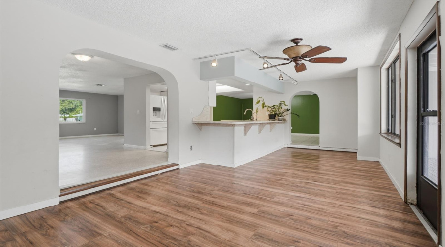 Titusville, Florida 32780, 4 Bedroom Bedrooms, ,2 Bathroombathrooms,Residential,For Sale,Robinswood,0,Mfro6434919