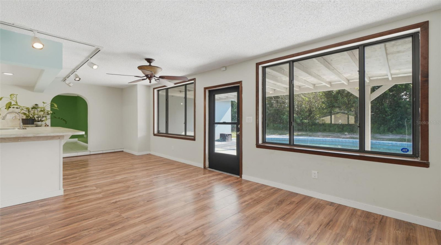 Titusville, Florida 32780, 4 Bedroom Bedrooms, ,2 Bathroombathrooms,Residential,For Sale,Robinswood,0,Mfro6434919