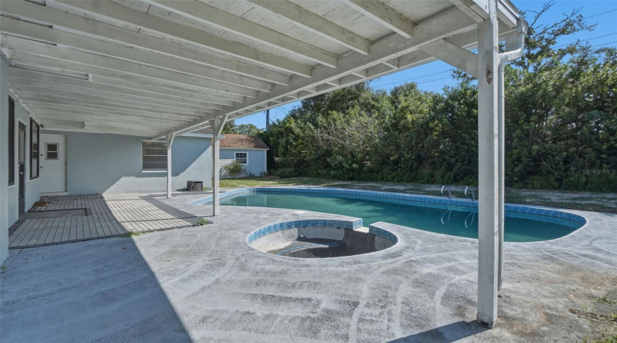 Titusville, Florida 32780, 4 Bedroom Bedrooms, ,2 Bathroombathrooms,Residential,For Sale,Robinswood,0,Mfro6434919
