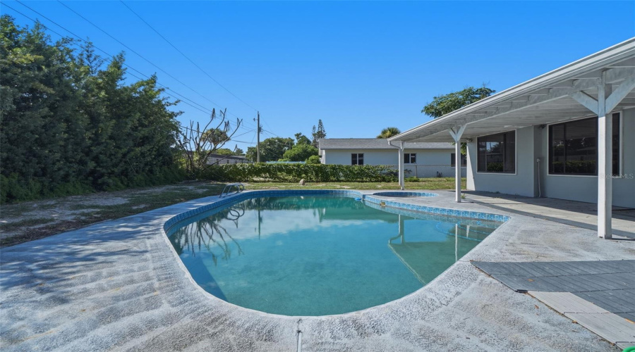 Titusville, Florida 32780, 4 Bedroom Bedrooms, ,2 Bathroombathrooms,Residential,For Sale,Robinswood,0,Mfro6434919