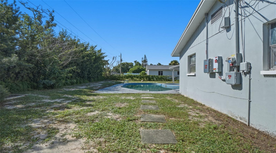 Titusville, Florida 32780, 4 Bedroom Bedrooms, ,2 Bathroombathrooms,Residential,For Sale,Robinswood,0,Mfro6434919