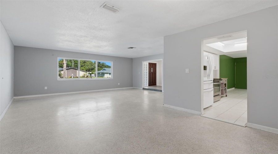 Titusville, Florida 32780, 4 Bedroom Bedrooms, ,2 Bathroombathrooms,Residential,For Sale,Robinswood,0,Mfro6434919