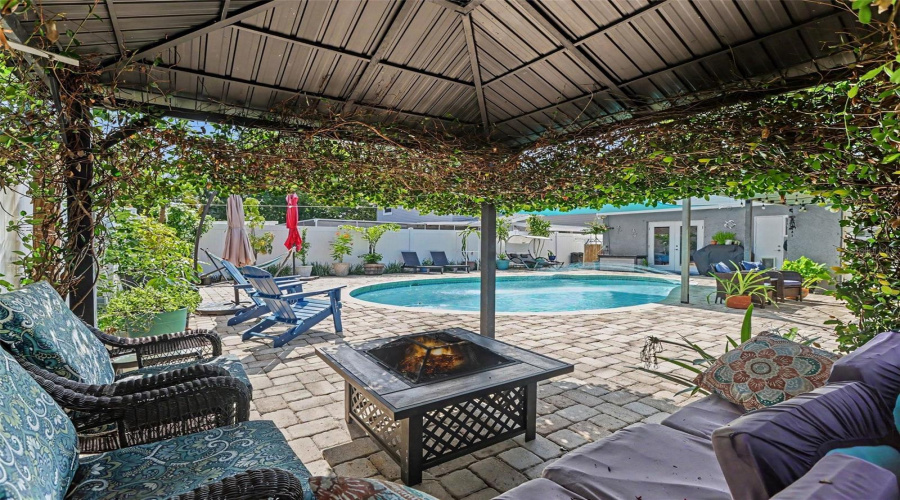 Seminole, Florida 33772, 4 Bedroom Bedrooms, ,2 Bathroombathrooms,Residential,For Sale,82Nd Ave,0,Mfrtb8538588