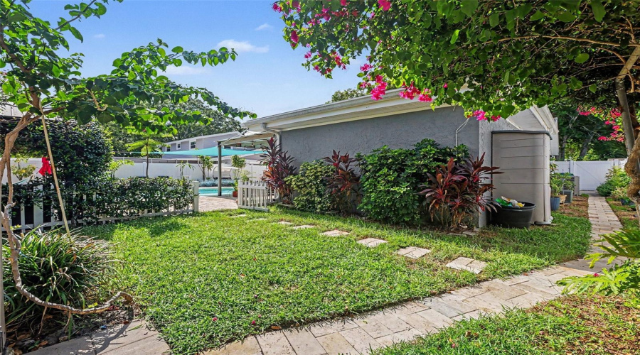 Seminole, Florida 33772, 4 Bedroom Bedrooms, ,2 Bathroombathrooms,Residential,For Sale,82Nd Ave,0,Mfrtb8538588