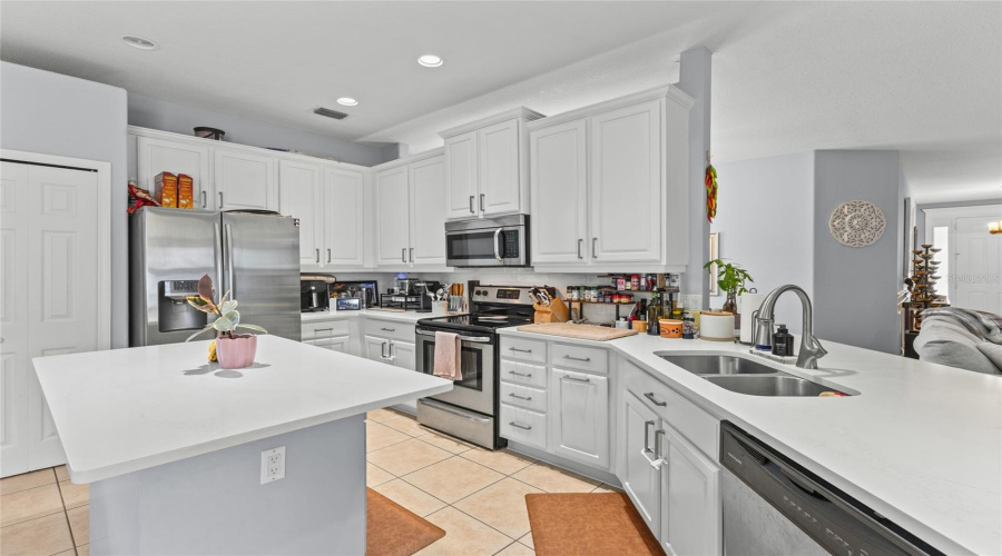 Lakewood Ranch, Florida 34202, 4 Bedroom Bedrooms, ,3 Bathroombathrooms,Residential,For Sale,Cattle Egret,0,Mfra4702693