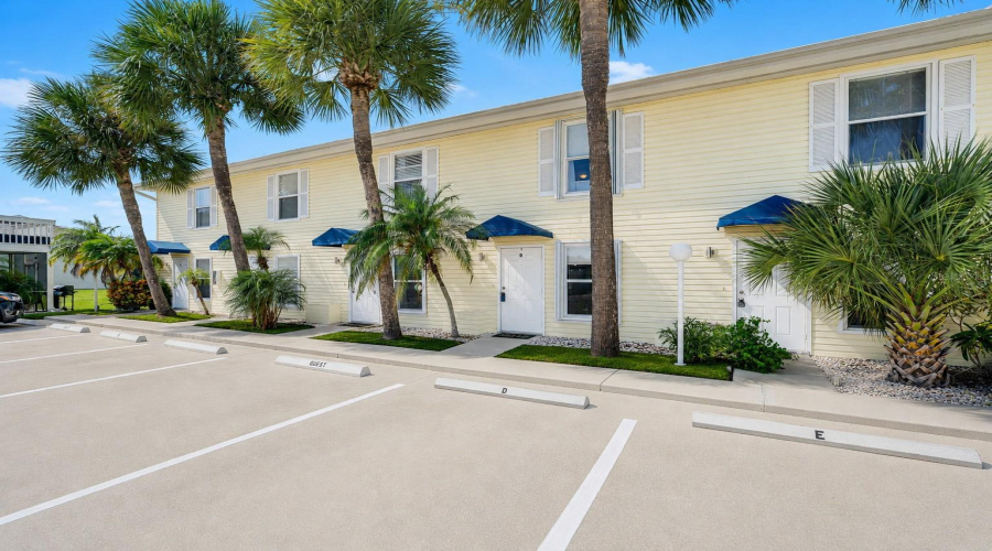 Punta Gorda, Florida 33983, 2 Bedroom Bedrooms, ,2 Bathroombathrooms,Residential,For Sale,Rampart,0,Mfrc7529938