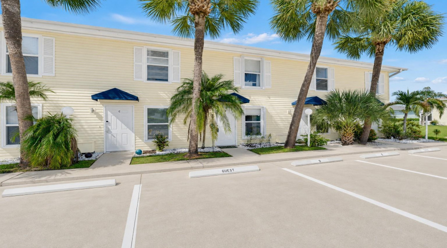 Punta Gorda, Florida 33983, 2 Bedroom Bedrooms, ,2 Bathroombathrooms,Residential,For Sale,Rampart,0,Mfrc7529938