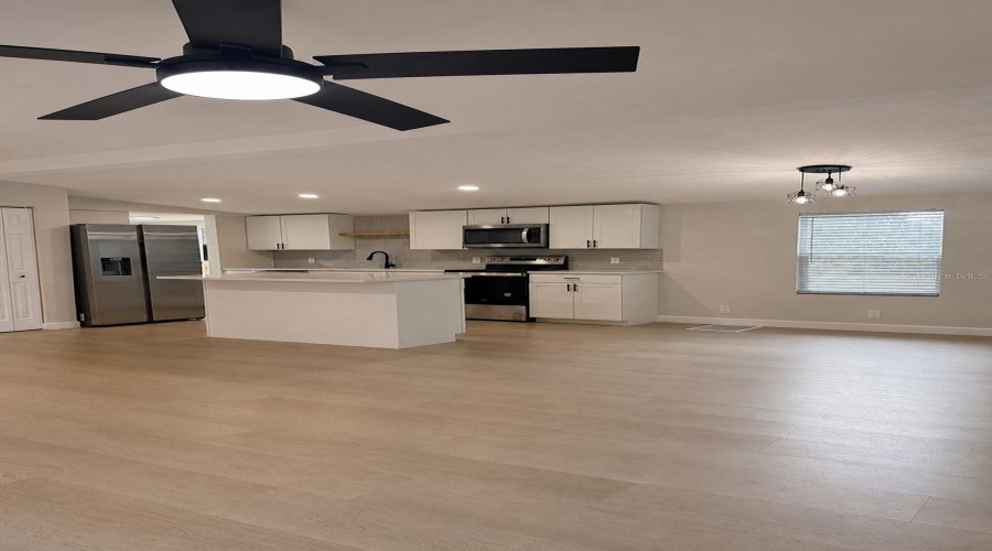 Living Room Corner To Kitchen