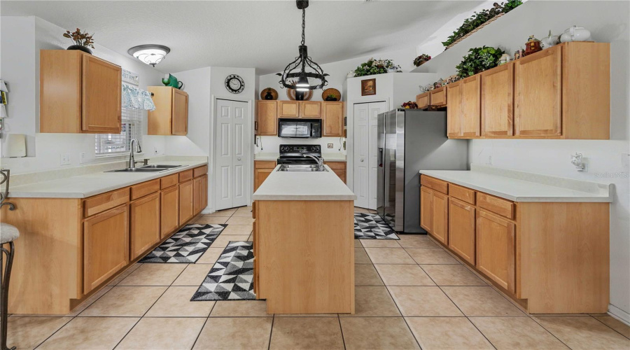 Groveland, Florida 34736, 4 Bedroom Bedrooms, ,2 Bathroombathrooms,Residential,For Sale,Hawks Nest,0,Mfro6432302
