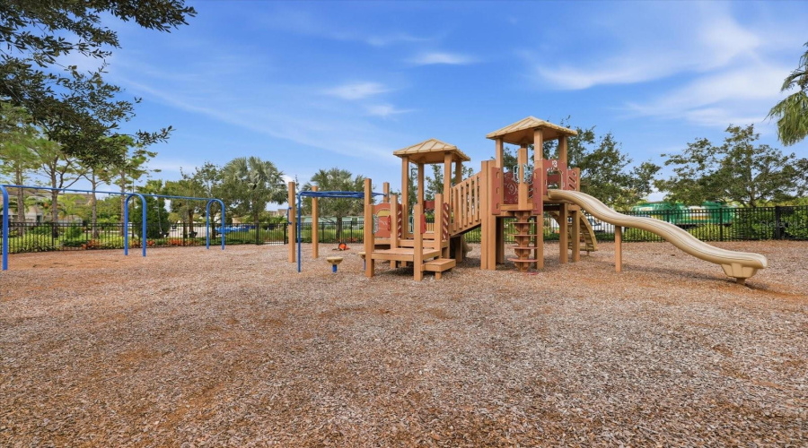 Bradenton, Florida 34211, 3 Bedroom Bedrooms, ,2 Bathroombathrooms,Residential,For Sale,Sky Acres,0,Mfrtb8541032
