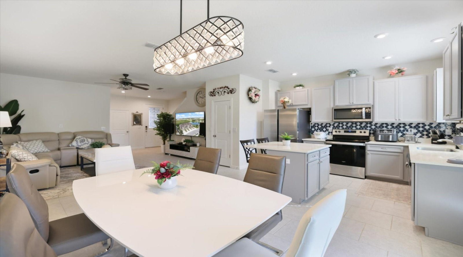 Bradenton, Florida 34211, 3 Bedroom Bedrooms, ,2 Bathroombathrooms,Residential,For Sale,Sky Acres,0,Mfrtb8541032
