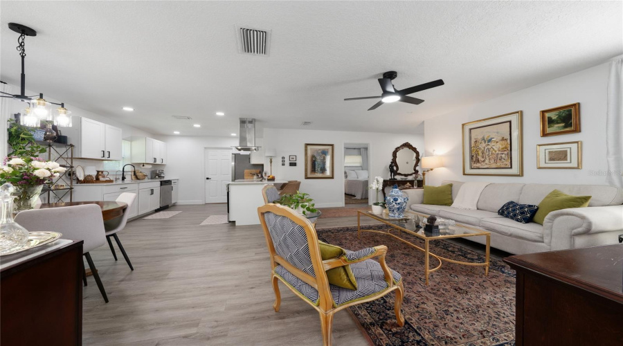 Altamonte Springs, Florida 32701, 3 Bedroom Bedrooms, ,2 Bathroombathrooms,Residential,For Sale,Woodling,0,Mfro6434865