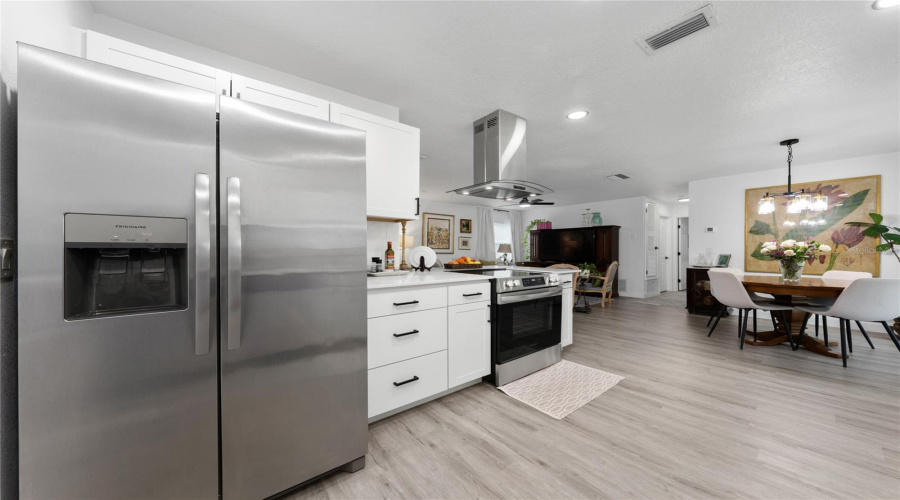 Altamonte Springs, Florida 32701, 3 Bedroom Bedrooms, ,2 Bathroombathrooms,Residential,For Sale,Woodling,0,Mfro6434865
