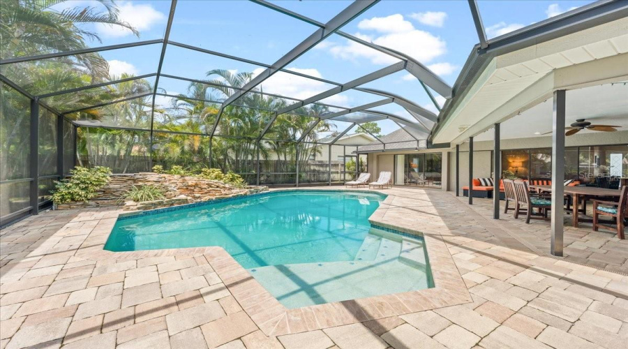 Pool And Pavered Lanai With Plenty Of Entertainment Space!
