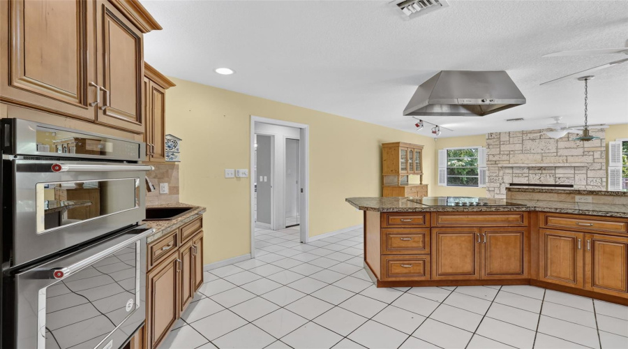 Mount Dora, Florida 32757, 3 Bedroom Bedrooms, ,2 Bathroombathrooms,Residential,For Sale,Sussex,0,Mfrg5114450