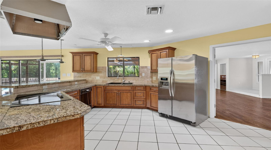 Mount Dora, Florida 32757, 3 Bedroom Bedrooms, ,2 Bathroombathrooms,Residential,For Sale,Sussex,0,Mfrg5114450