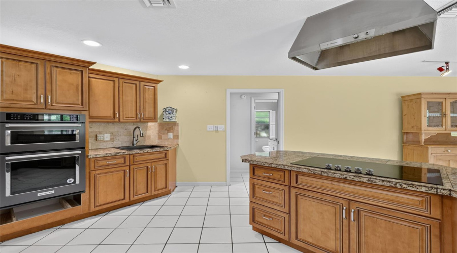 Mount Dora, Florida 32757, 3 Bedroom Bedrooms, ,2 Bathroombathrooms,Residential,For Sale,Sussex,0,Mfrg5114450
