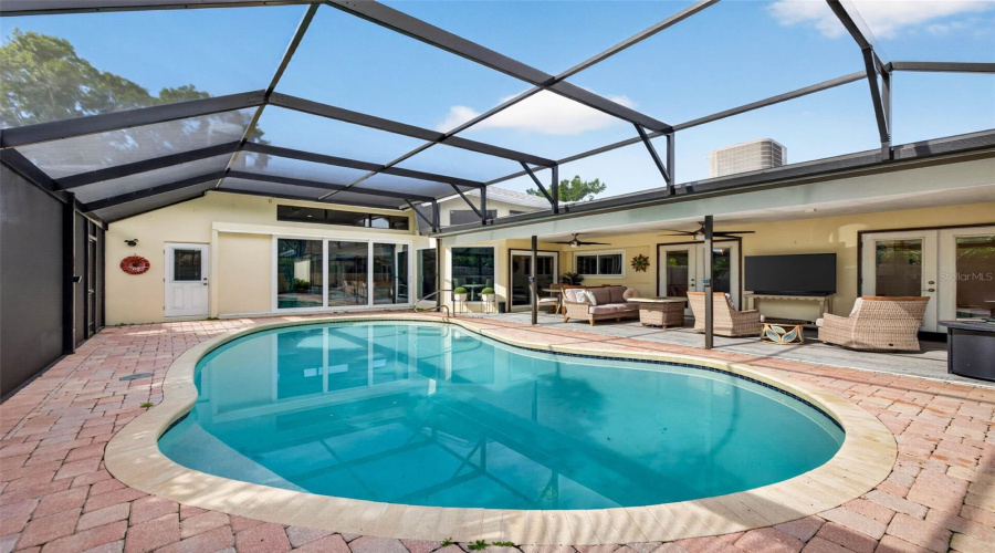 St Petersburg, Florida 33702, 4 Bedroom Bedrooms, ,3 Bathroombathrooms,Residential,For Sale,75Th,0,Mfrtb8540993